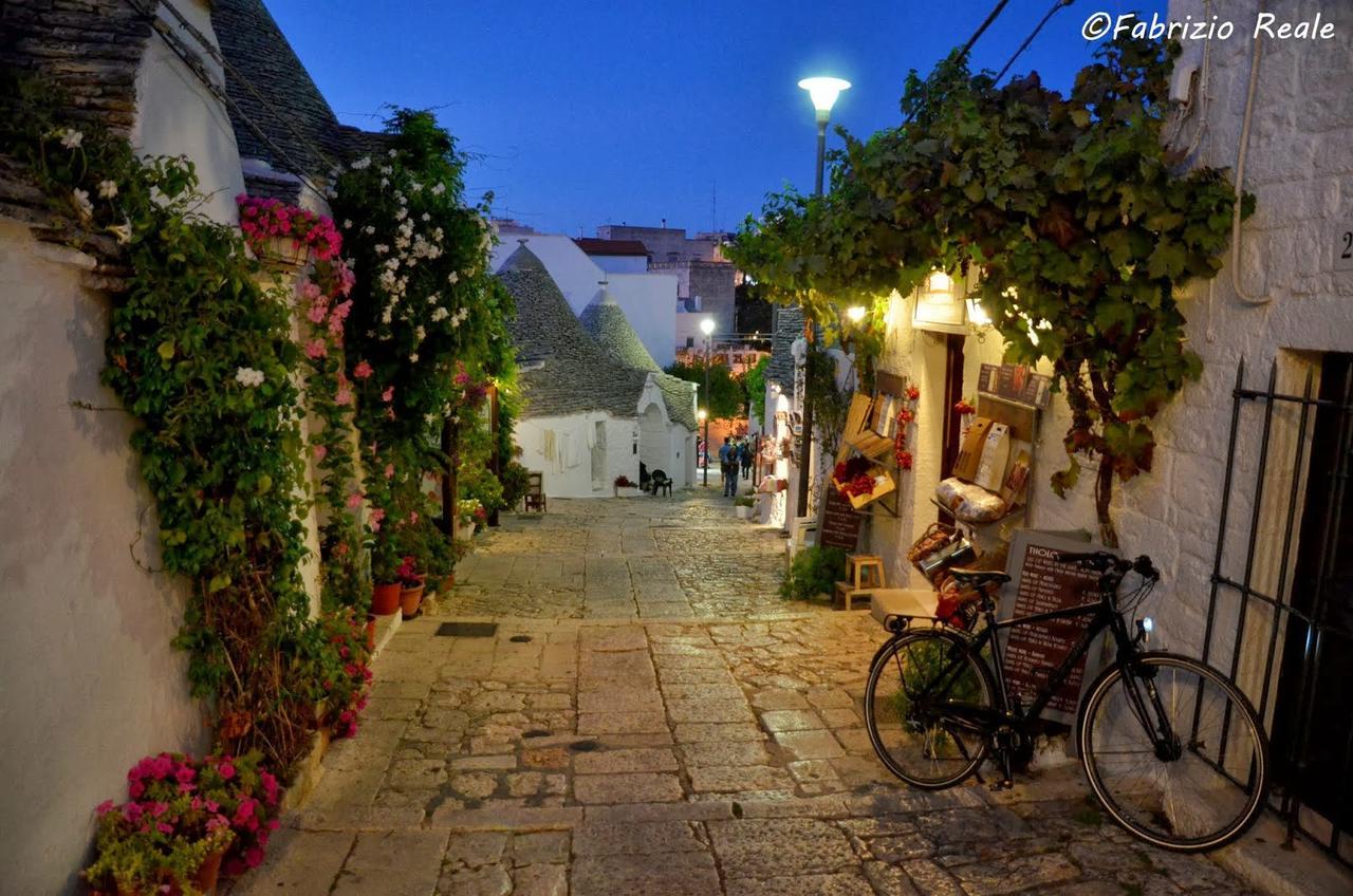 Trulli Holiday Albergo Diffuso Альберобелло Екстер'єр фото